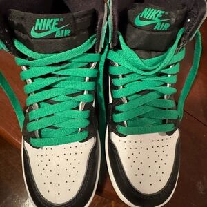 Nike Air High-Tops in Green and Black